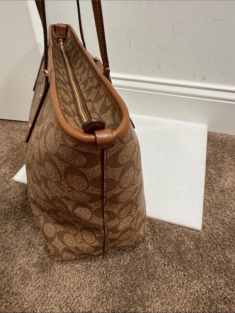 Coach Brown Signature Canvas city tote bag with hangtag - Picture 4 of 11